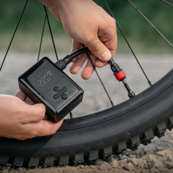 LEZYNE E DRIVE ELECTRIC PUMP SATIN BLACK - Afbeelding 4